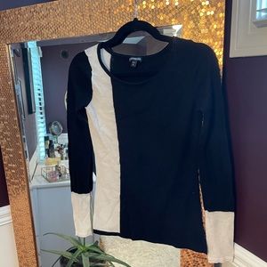 Black and white Express top
